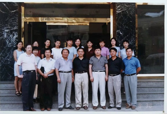 1997年，，，恢复谋划，，，更名为“陕西省地产开发效劳总公司”.jpg