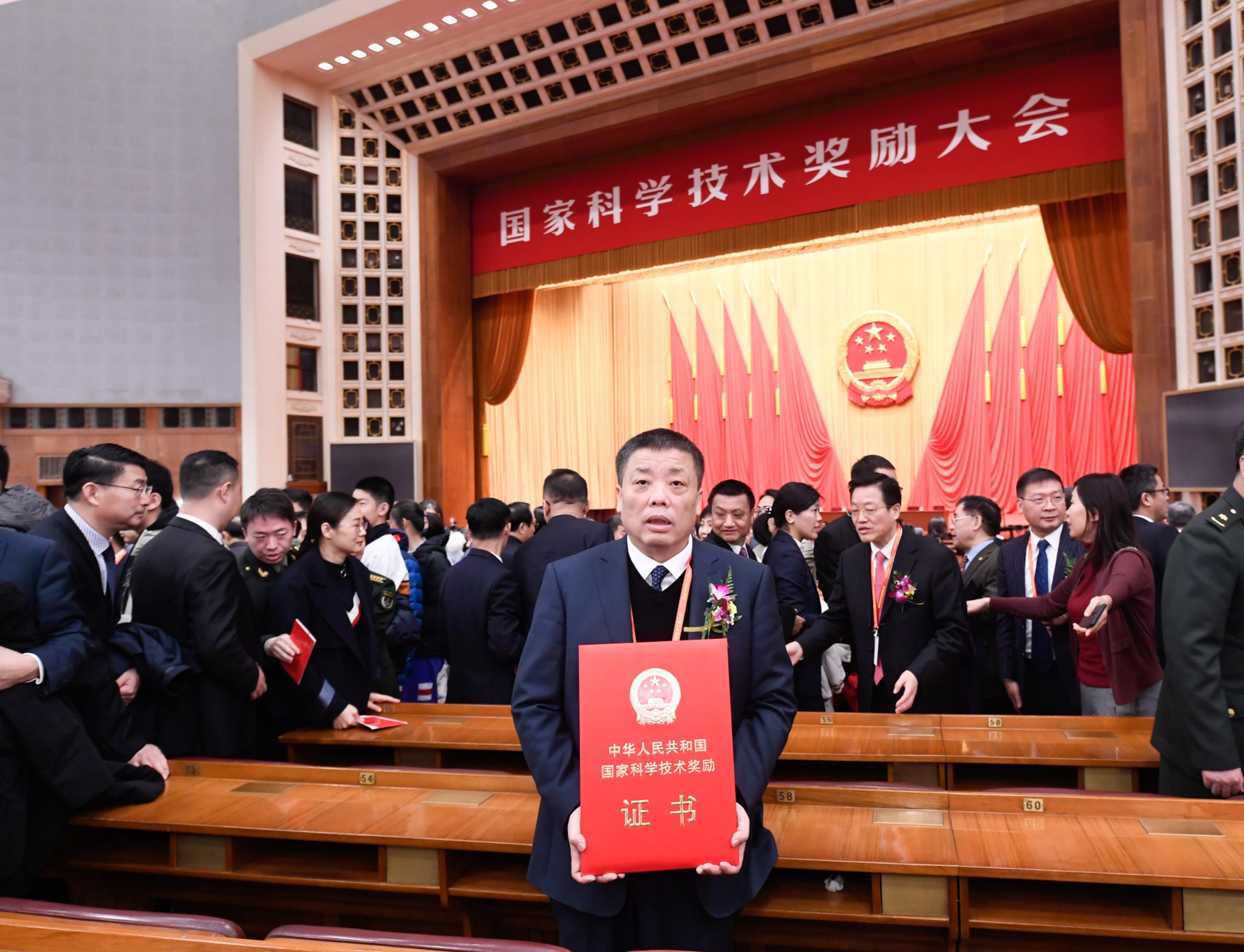 2019年，，，荣获国家科学手艺前进奖二等奖.jpg